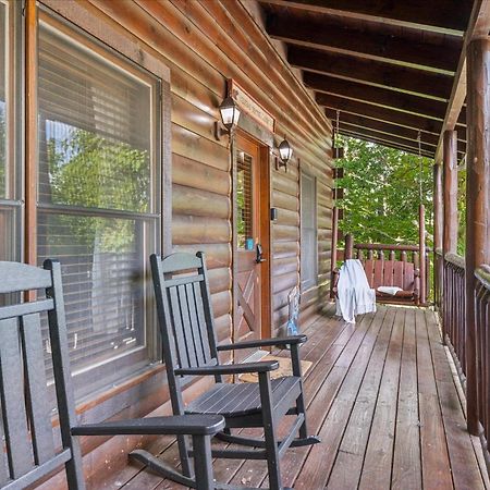 Sleepy Willow Cabin เซอเวียร์วีล ภายนอก รูปภาพ